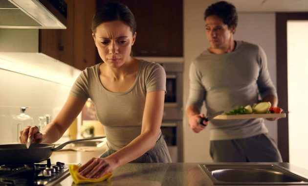 Psychology says people who clean as they cook are far more controlling than they admit and this hidden trait affects relationships