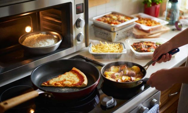 This is the best way to reheat leftovers so they actually taste fresh again