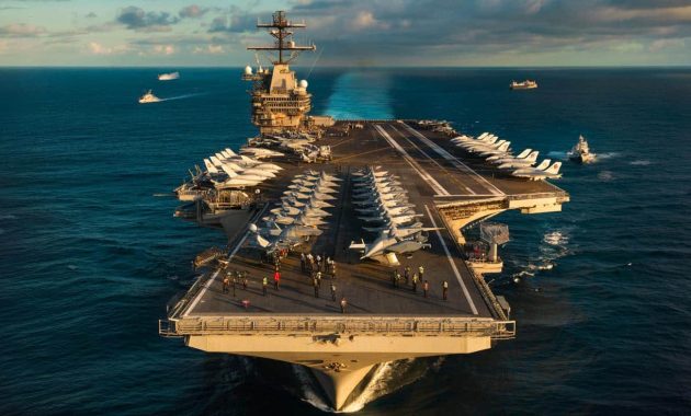 With its 337 metres and 100,000 tonnes, the world’s largest aircraft carrier rules the oceans